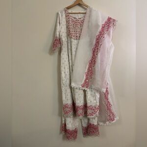 White/Cream Kurta set with pink and gold details (Kurta, pants, dupatta)